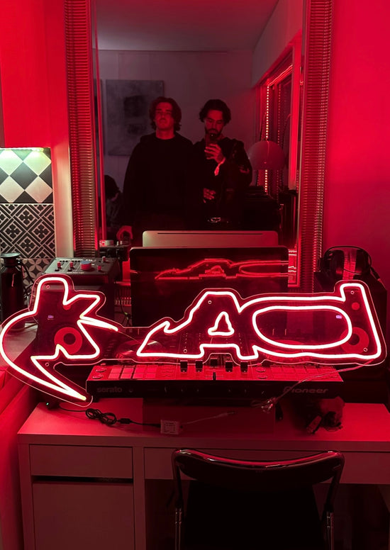 neon kao rouge