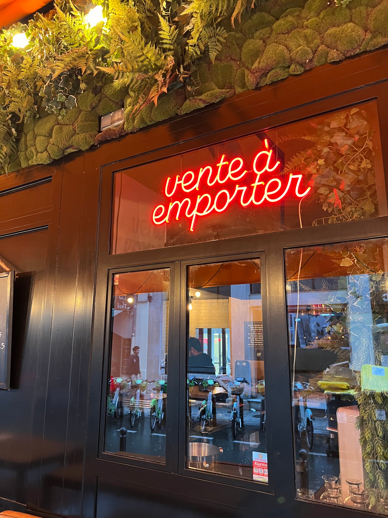 neon vente a emporter couleur rouge