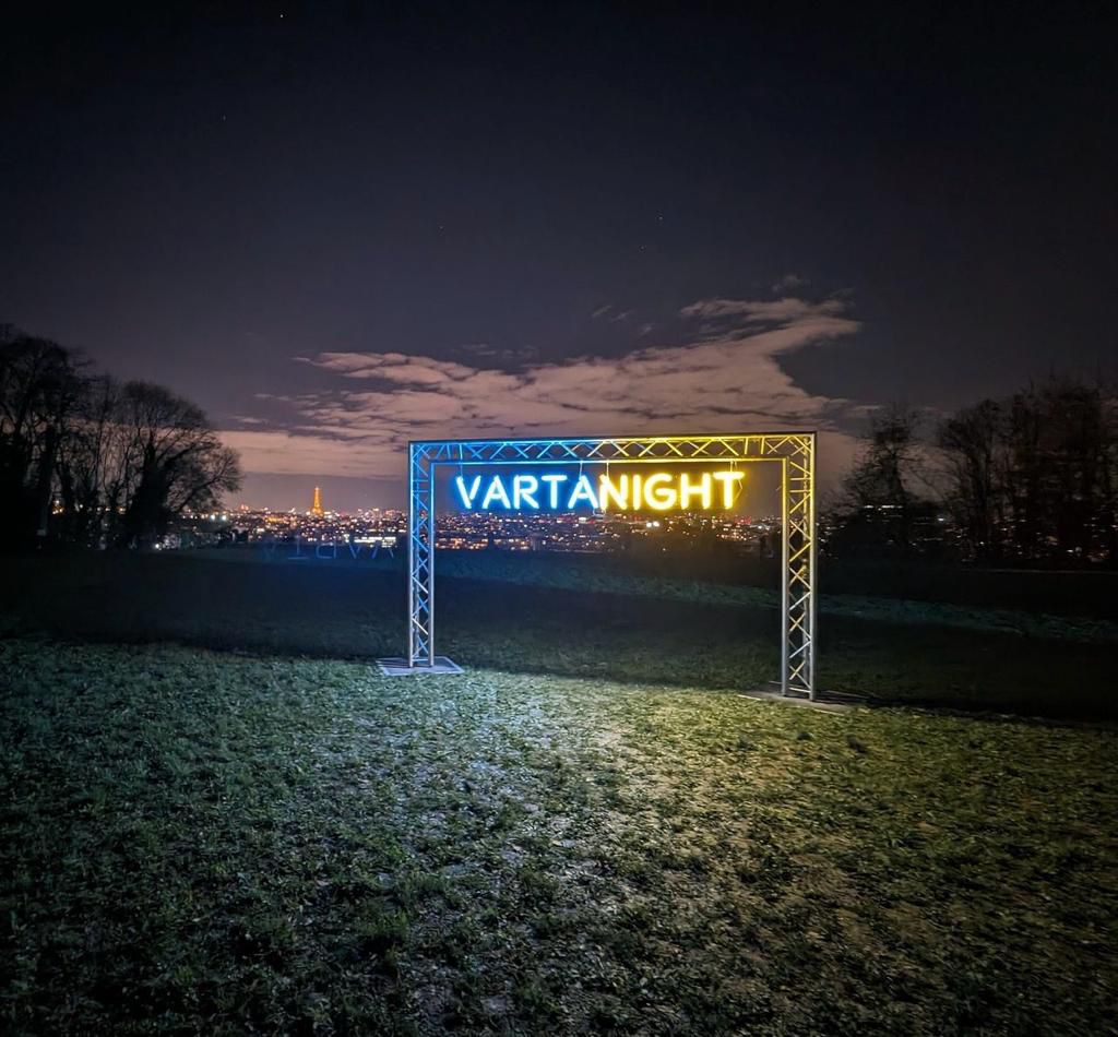 neon course varta night exterieur Image
