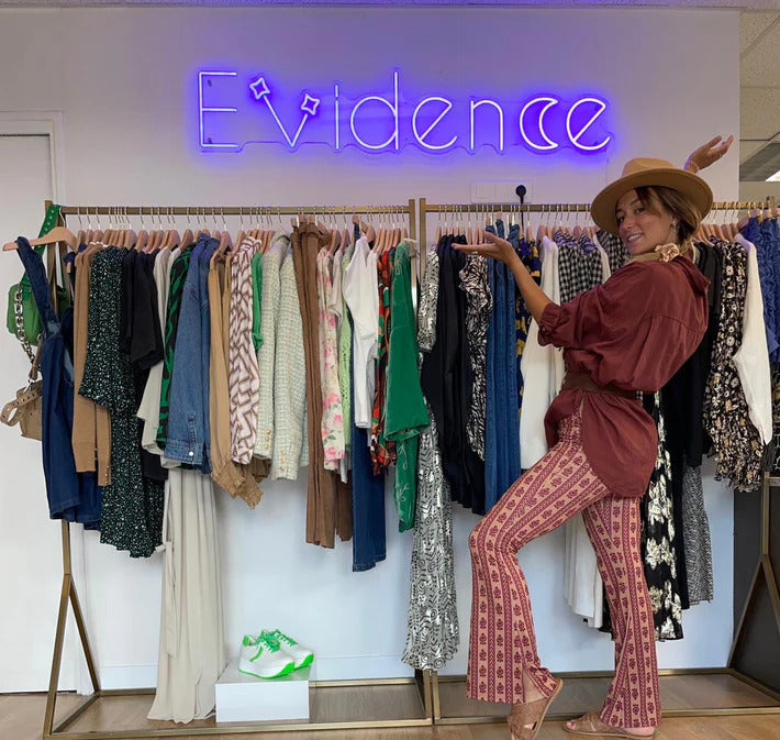 evidence neon avis magasin
